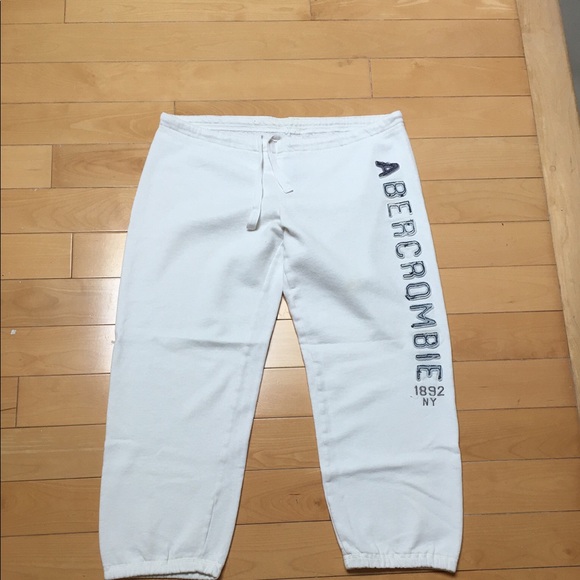 Abercrombie & Fitch Pants - Abercrombie sweatpants for women in white 💕